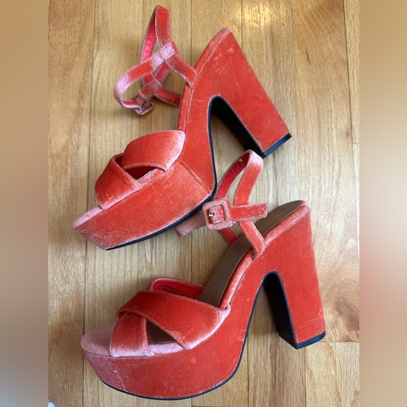 Platform Velvet Sandals in Sandbar Orange size 8 - Picture 2 of 8